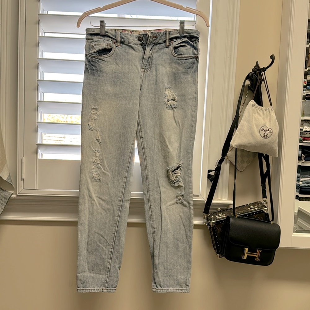 Distressed boyfriend jeans